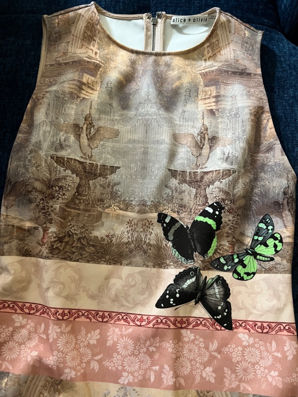 Alice + Olivia Wynell Dress - Picture 5 of 5